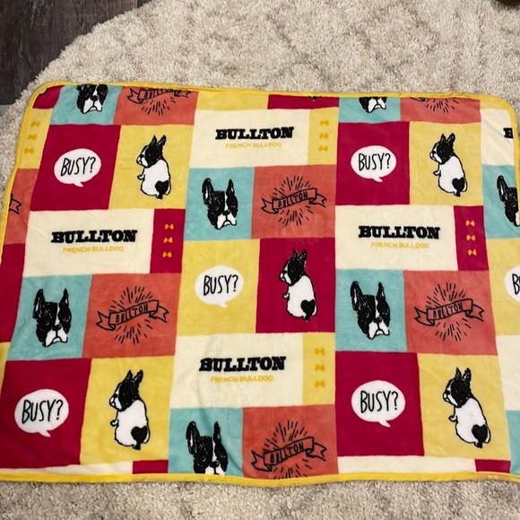 NWOT FRENCH BULLDOG SMALL PLUSH THROW - Picture 1 of 1